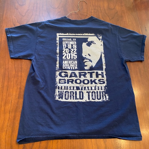Garth Brooks and Trisha Yearwood 2015 World Tour Concert t-shirt size large - Picture 2 of 10